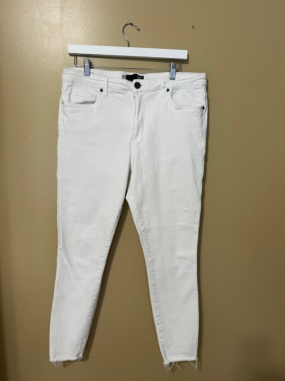 Kut from the Kloth White Skinny Jeans with Raw Hem